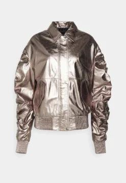 Mina Metallic Giacca Di PelleGun Metal Donna Giacche E Blazer STX21G00F-D11 -Ulla Popken Negozio 2b90f7c2e6694a29a907eae47de51e96 scaled