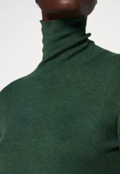 JJXX Jxava Ls Soft Roll NeckMaglioneBlack Forest Donna Maglieria JJ621I00F-Q12 -Ulla Popken Negozio 305dc9e48e7b4d52b74d87524f6ec24a scaled