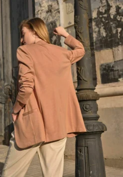 Next Ponte Blazer - Cappotto Corto - Nude -Ulla Popken Negozio 3a4468514a034068afd9cecad2354d69 scaled