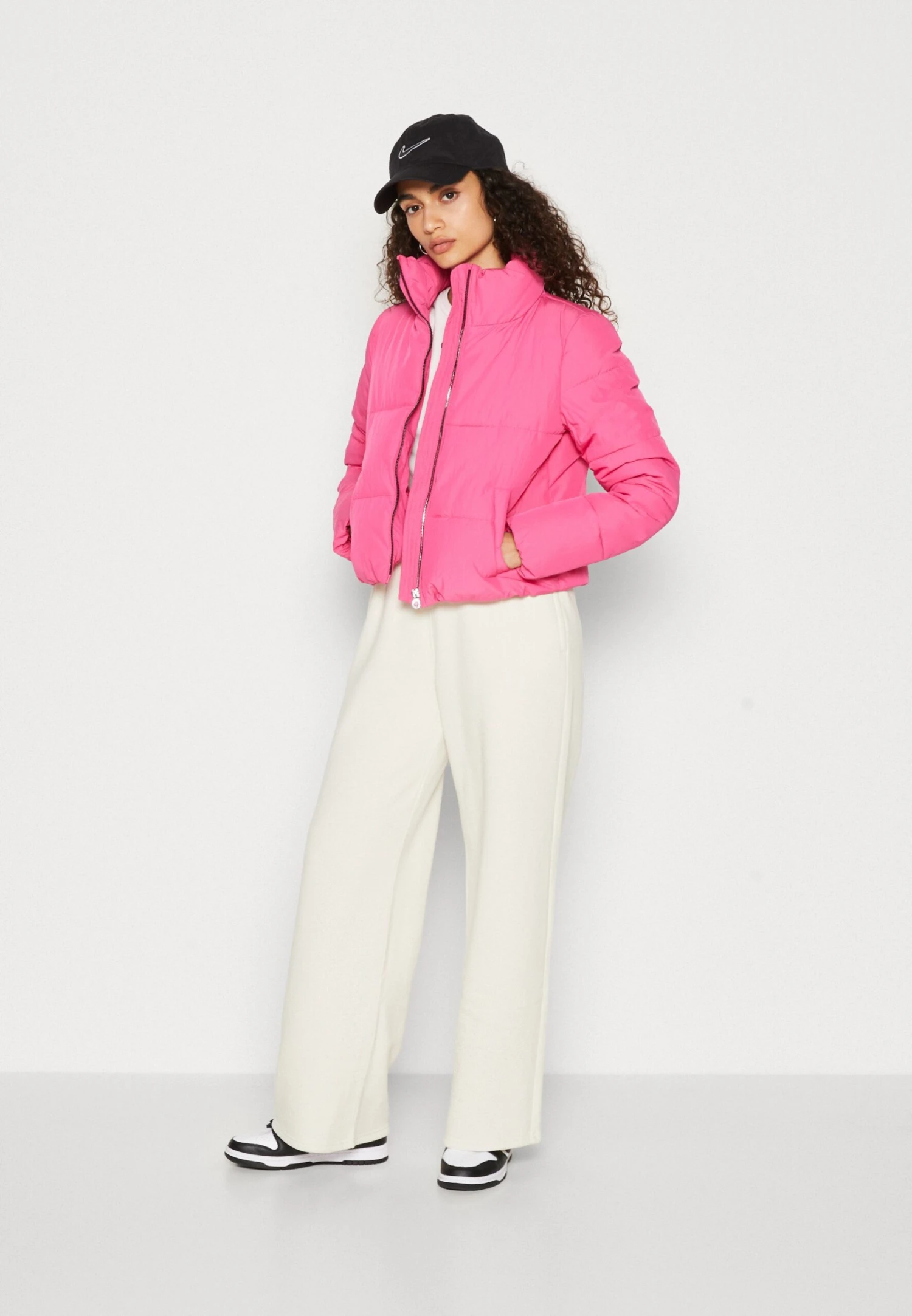 ONLY Onldolly Short Puffer JacketGiacca InvernaleFuchsia Purple Donna Giacche E Blazer ON321U0HW-J13 2 ONLY Onldolly Short Puffer JacketGiacca InvernaleFuchsia Purple Donna Giacche E Blazer ON321U0HW-J13 - immagine 2