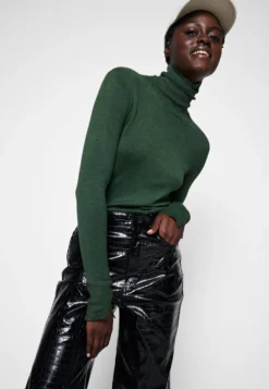 JJXX Jxava Ls Soft Roll NeckMaglioneBlack Forest Donna Maglieria JJ621I00F-Q12 -Ulla Popken Negozio 6ad4fb8a7a2b4720975ec72378beda80 scaled