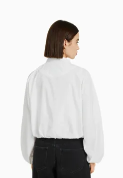 BERSHKA Cropped Ripstop Textured - Giacca Leggera - Off White -Ulla Popken Negozio c3156df368604724ab9a900a7561e9bd scaled