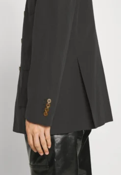 Vivienne Westwood Sang Jacket UnisexGiacca LeggeraBlack Donna Giacche E Blazer VW9210024-Q11 -Ulla Popken Negozio df6af746bee9436b9e570c901d7e4567 scaled