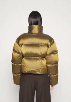 Filippa K Cropped Puffer JacketPiuminoBronze Donna Giacche E Blazer F1421U01R-O11 -Ulla Popken Negozio ff12ed3c7682483fbed5b2d72f9251d4 scaled